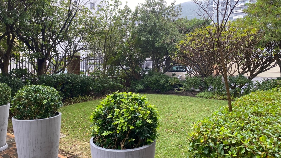 3 Bedroom Property for Sale in Sea Point Western Cape